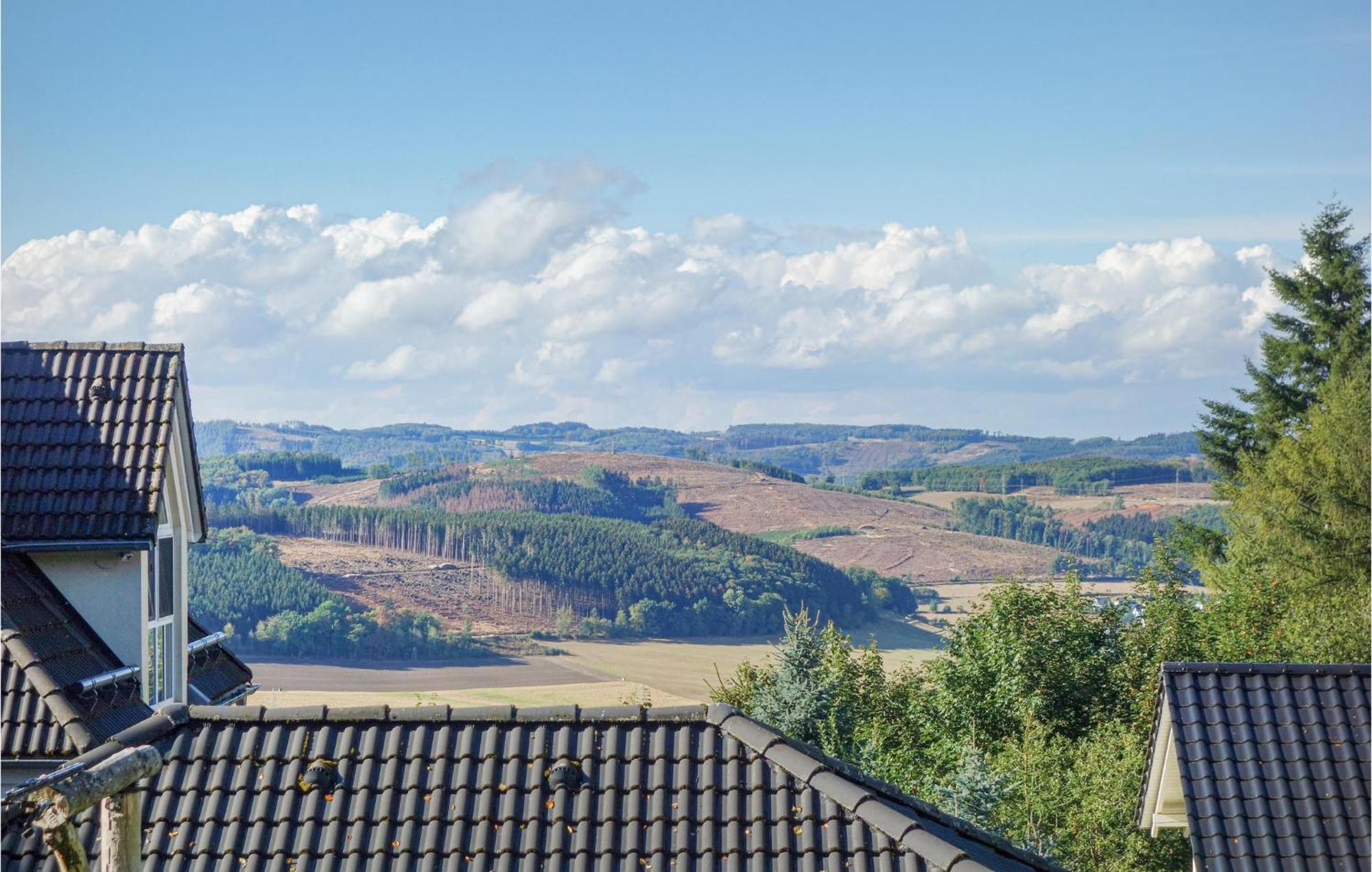 Gorgeous Home In Attendorn With Kitchen エクステリア 写真