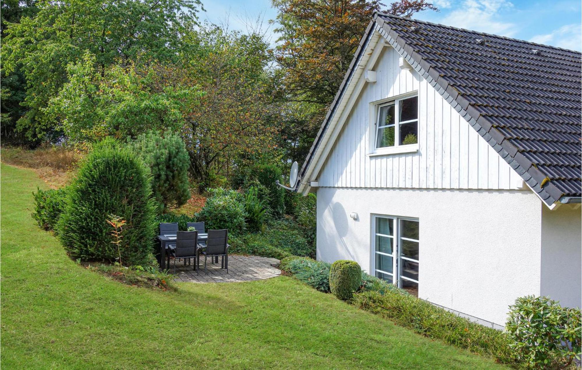Gorgeous Home In Attendorn With Kitchen エクステリア 写真